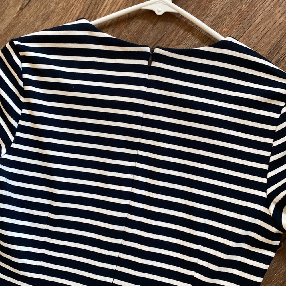 Banana Republic Navy Striped Dress 3/4 Flare Sleeve Excellent Condition - Picture 6 of 6